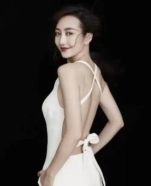 最近,火遍全网的综艺节目《乘风破浪的姐姐2》顺利收官,在七位最终成