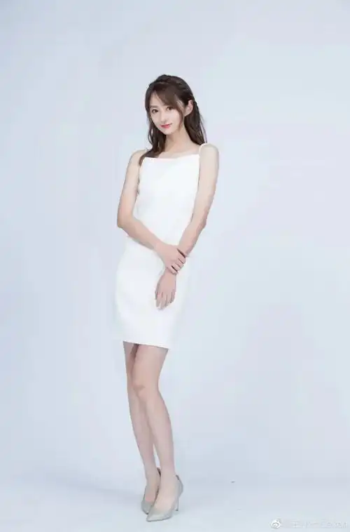 最美女主播!小七,你爱了吗?|小七|女主播|球迷_新浪新闻