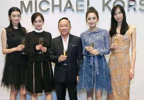 当红一线女明星合照图集合,共32张,谁被谁艳压?