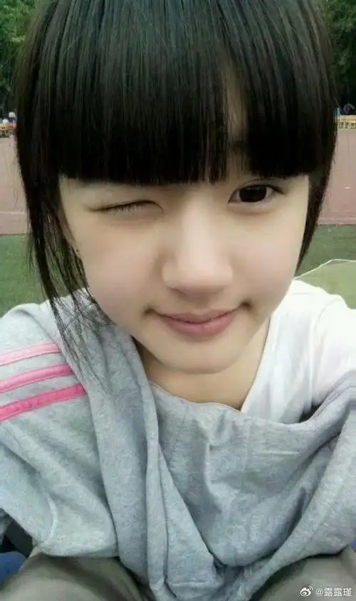 赵露思厚刘海旧照##赵露思素颜睡衣照