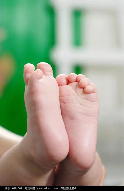 婴童的脚丫子