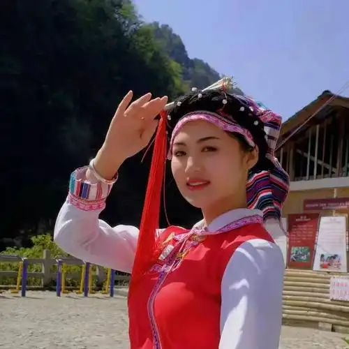 带你一起向怒族阿婆学习织毯吧!