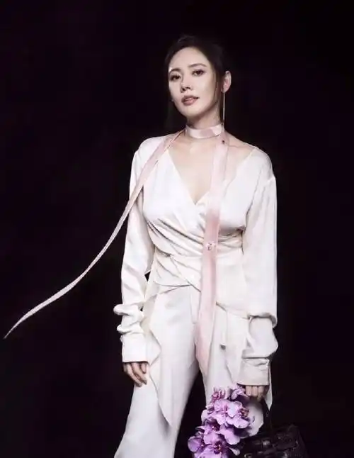 中国媳妇秋瓷炫,身材着实性感!_演技_观众_电视剧