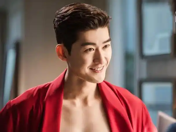 张翰新恋情曝光,学霸女友小14岁,曾是亚洲小姐季军