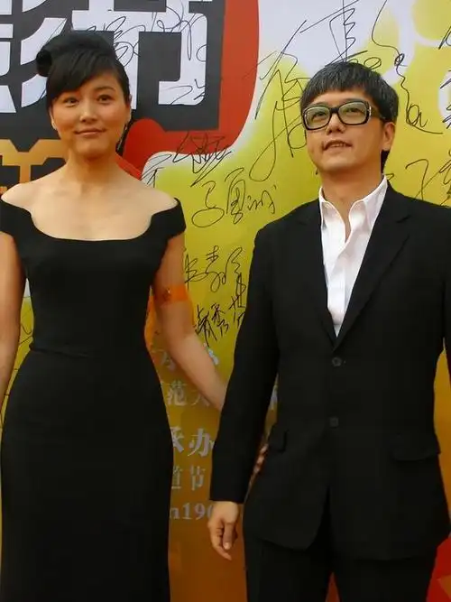 回顾张延:父亲早逝,嫁大5岁香港演员生一女,和丈夫拥有两个家