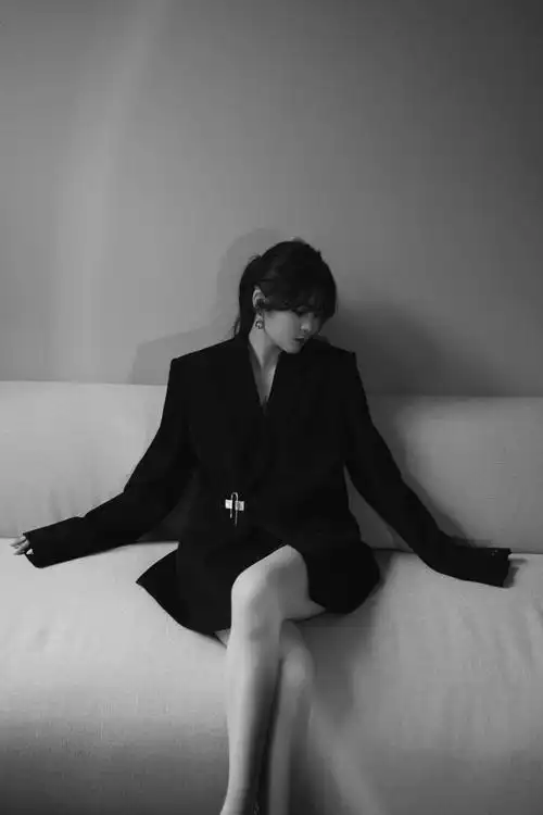 欧阳娜娜 黑色西装##微博之夜