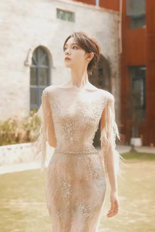 瑶妹气质真好,有颜有才身材好演技好,未来越来越好@陈瑶sebrina