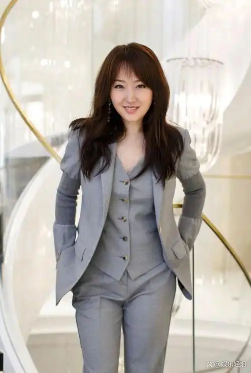 传说中的不老神话:50岁时盛开的青春之花杨钰莹姐姐的容颜犹如传说中