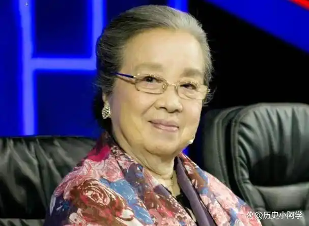 "容嬷嬷"李明启:因演技太好被骂,疫情期间捐款50万,如今怎样?