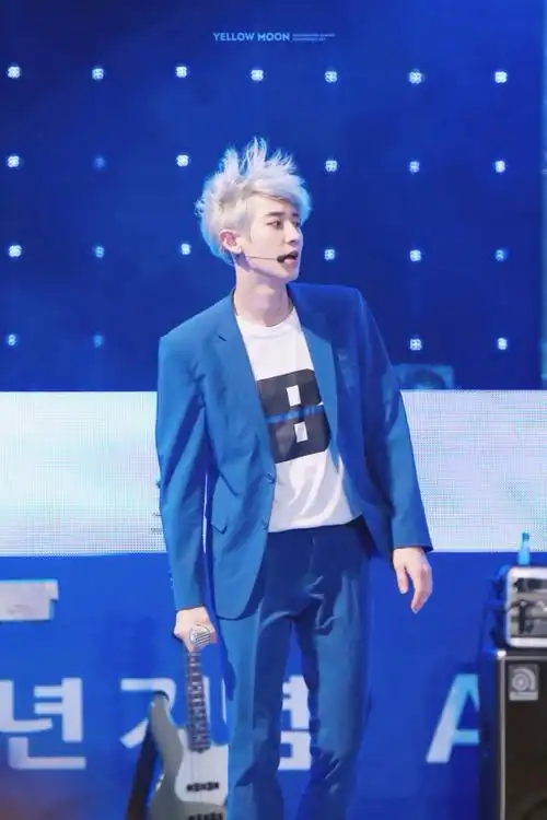 朴灿烈 风轻轻扬起你的头发