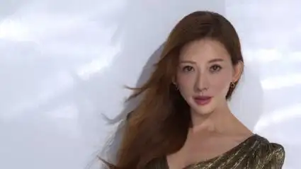 林志玲晒最新美照 50岁的年龄20岁的身材