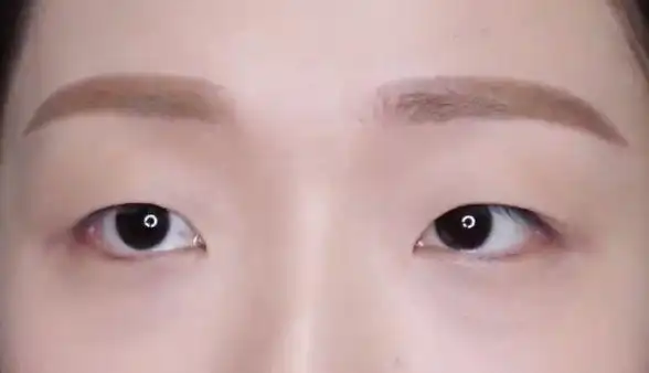 肿眼泡的内双眼妆的秘诀如此简单,可周冬雨却做了小双眼皮?