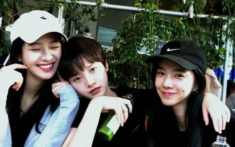 【三里屯姐妹】【李庚希】【庄达菲】【向涵之】日常vlog_哔哩哔哩