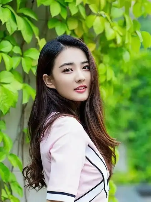 徐璐高清俏丽美照,妩媚动人!