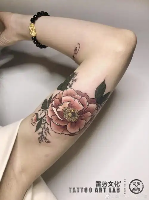 大臂newschool粉色牡丹纹身图案 - 深圳纹彩刺青