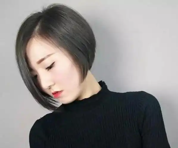 决定脸大小的是发型:这样的发型剪了才知道好看,不用烫哦!