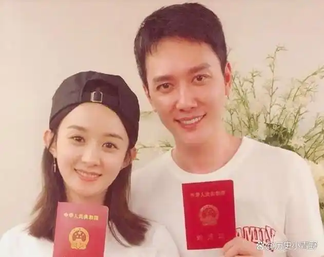 2018年10月16日,赵丽颖31岁生日当天,她与丈夫冯绍峰一同晒出结婚证