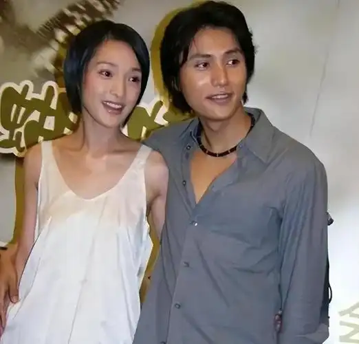 46岁仍单身,将儿子照顾的很好|周迅|何琳|曾黎|倪妮|李亚鹏_网易订阅