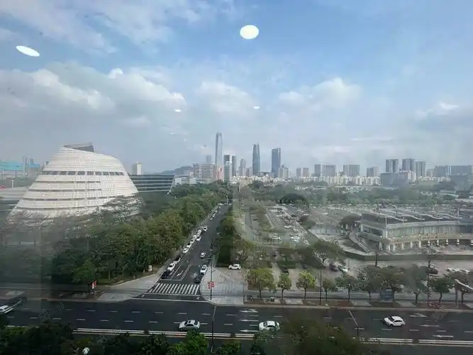 【11图】电梯口真房华凯广场160平带家具拎包办公朝中心广场,东莞南城