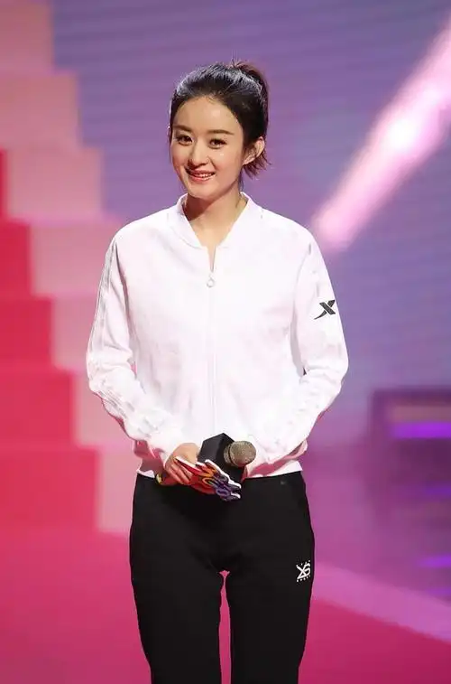 赵丽颖身穿运动装头扎马尾辫 活力满满 甜美迷人 清新脱俗