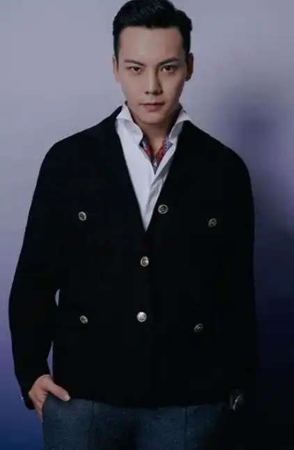 性张力爆表荷尔蒙爆棚的男艺人排名,风格迥异,行走的荷尔蒙