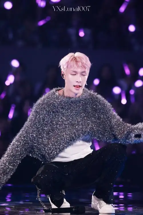 大珍珠就是说舞台换装怎么能这么可爱 谁不想给这个宝包穿衣服@张艺兴