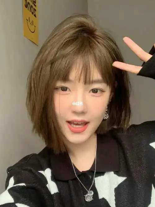 3am发型设计陆颜老师: 78初秋女生适合的温柔显瘦锁骨发不用打理