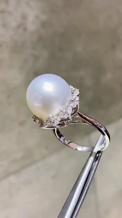 澳白珍珠戒指 18k金77钻石96