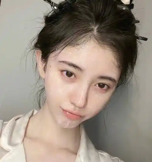 鞠婧祎出镜卸妆,高清镜头下的皮肤状态,让网友表示羡慕_质疑_美颜