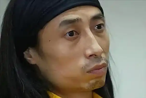 宋佳:靠吊带上位,被4个男人狂追,与5婚导演同居,黄少峰是底气