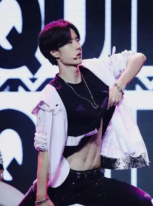 王一博的身材被低估了!