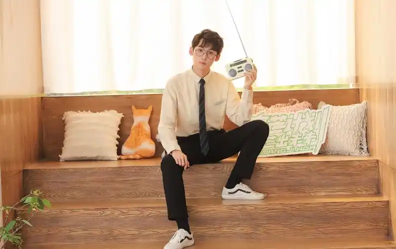 p>唐九洲,1998年2月5日出生于吉林长春,毕业于