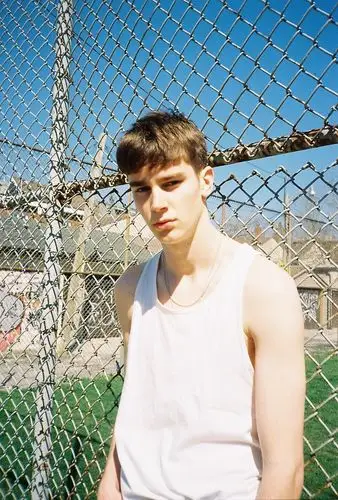 少年感十足男模mitchellgorthy能否靠颜值取胜