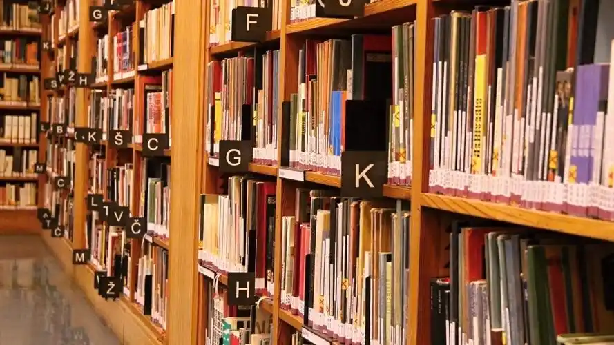 图书馆的书架,高清图片,电脑桌面-壁纸族