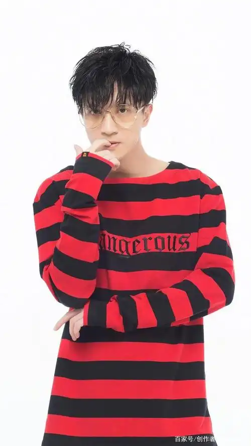 最帅男神"薛之谦",用音乐感动你的心灵!