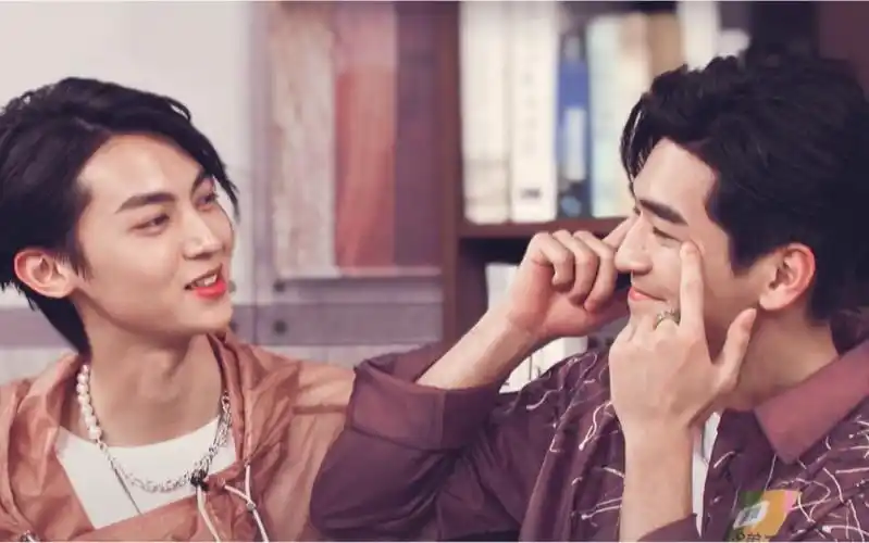 【近距离爱上你】【呈仁cp】吃播糖集—狗粮管够