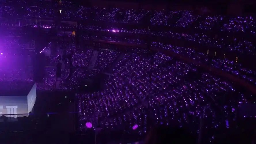 张艺兴演唱会紫海!啊啊啊啊啊泰酷拉!