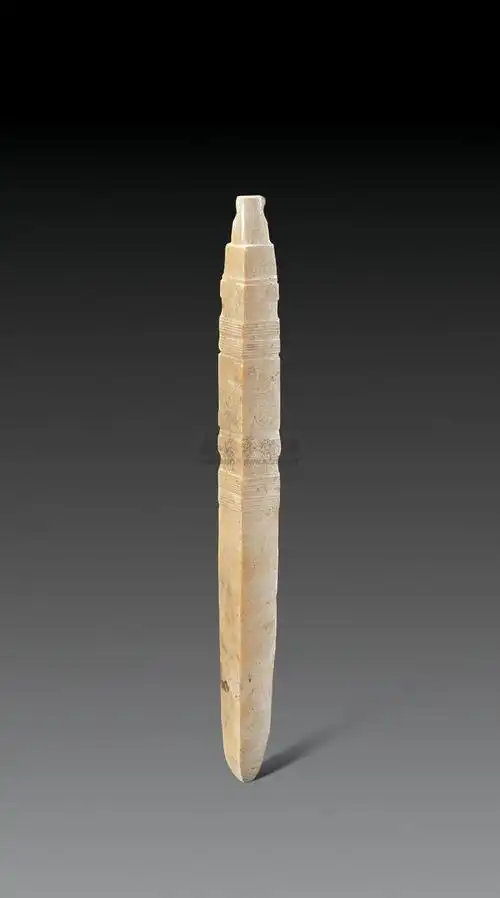 1500 文化期 玉锥形器