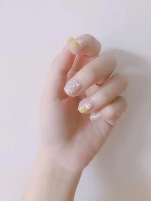 夏日小清新郁金香美甲