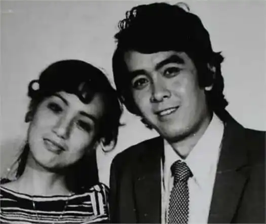 在结婚的最初几年,李建群仍在剧组担任幕后工作.