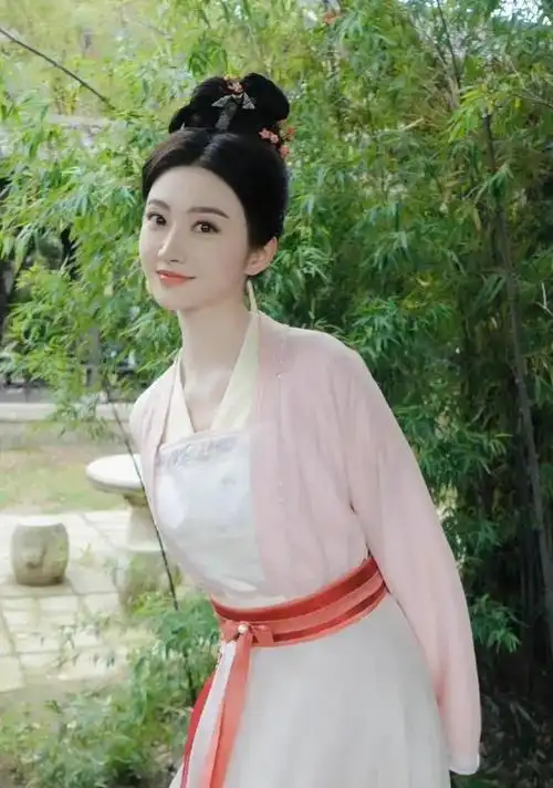 景甜的古装太美了不愧是人间富贵之花美不胜收