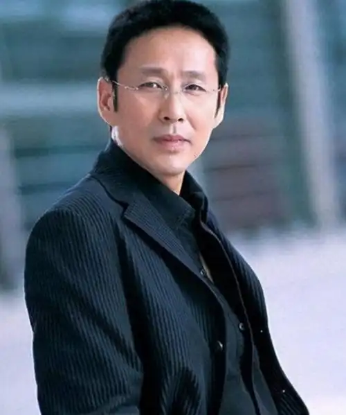 能从二十岁帅到七十岁的,放眼内娱可能只有陈道明了.