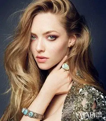 欧美大波浪卷发发型 4款助你改变单调造型