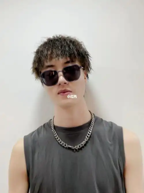 男生烫发摩根烫烟花烫银川pai造型