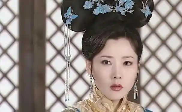 老戏骨月薪1500,小鲜肉日入208万,何赛飞揭下了娱乐圈的遮羞布