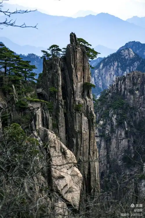 道荣的美篇《黄 山风景》摄于2019年4月2日黄山景区.