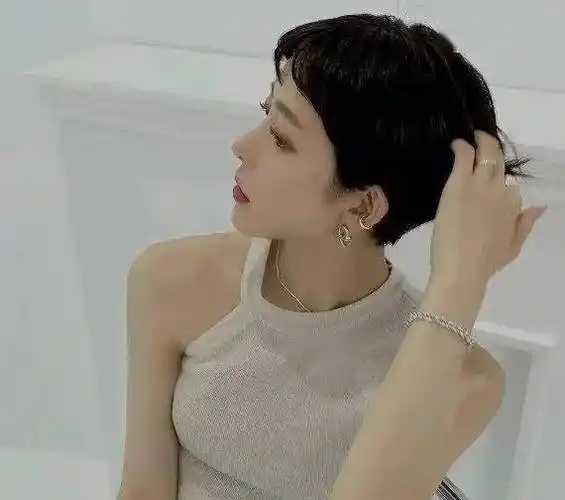 清爽有型的超短发发型推荐时尚干练又显气质