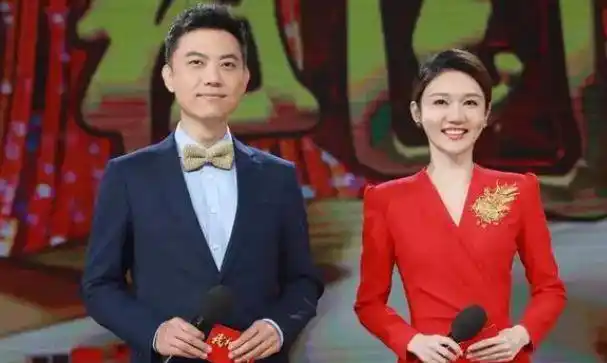 势力,就算董卿能力再强,也已经离开一段时间了,曝光度高的反而是龙洋