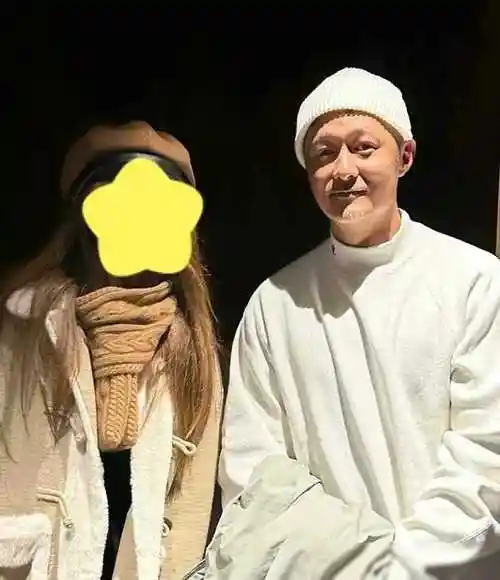 42岁余文乐惊恐症近照遭曝光生活遭遇挑战