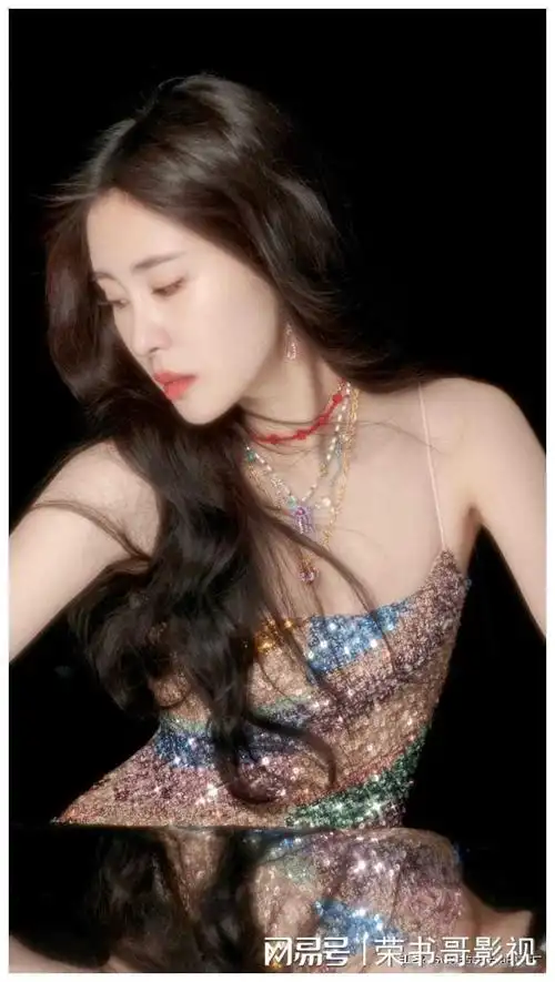 实力歌姬张碧晨清纯淑女人美声甜颜值与声线都撩人心弦